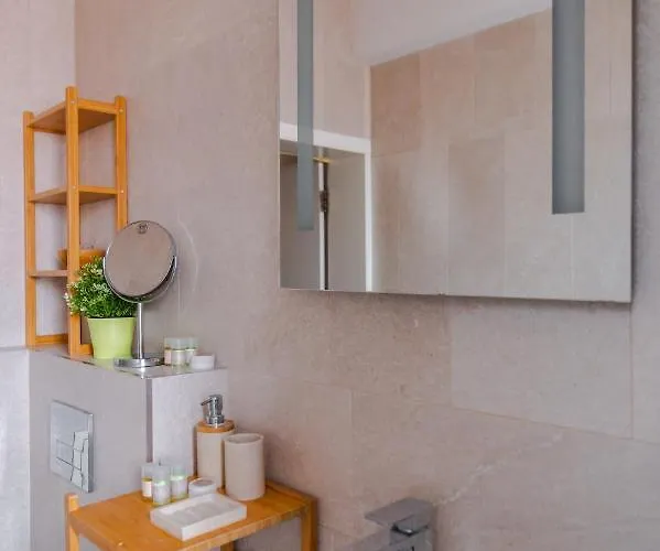 The Honeycomb Hideaway By Flat Mаnager * София