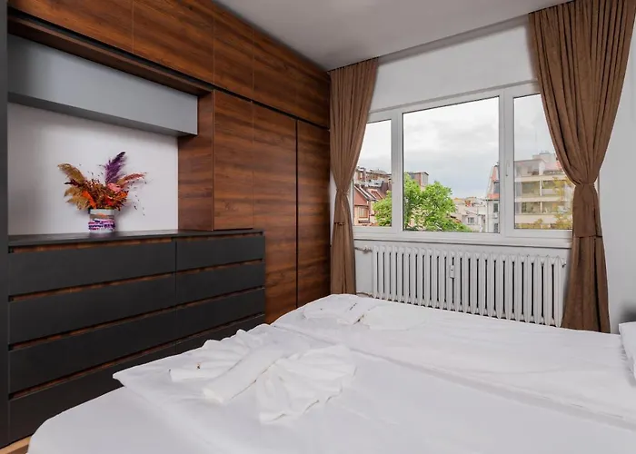 The Honeycomb Hideaway By Flat Mаnager * 소피아